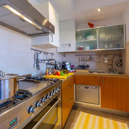 Apartment Monate
